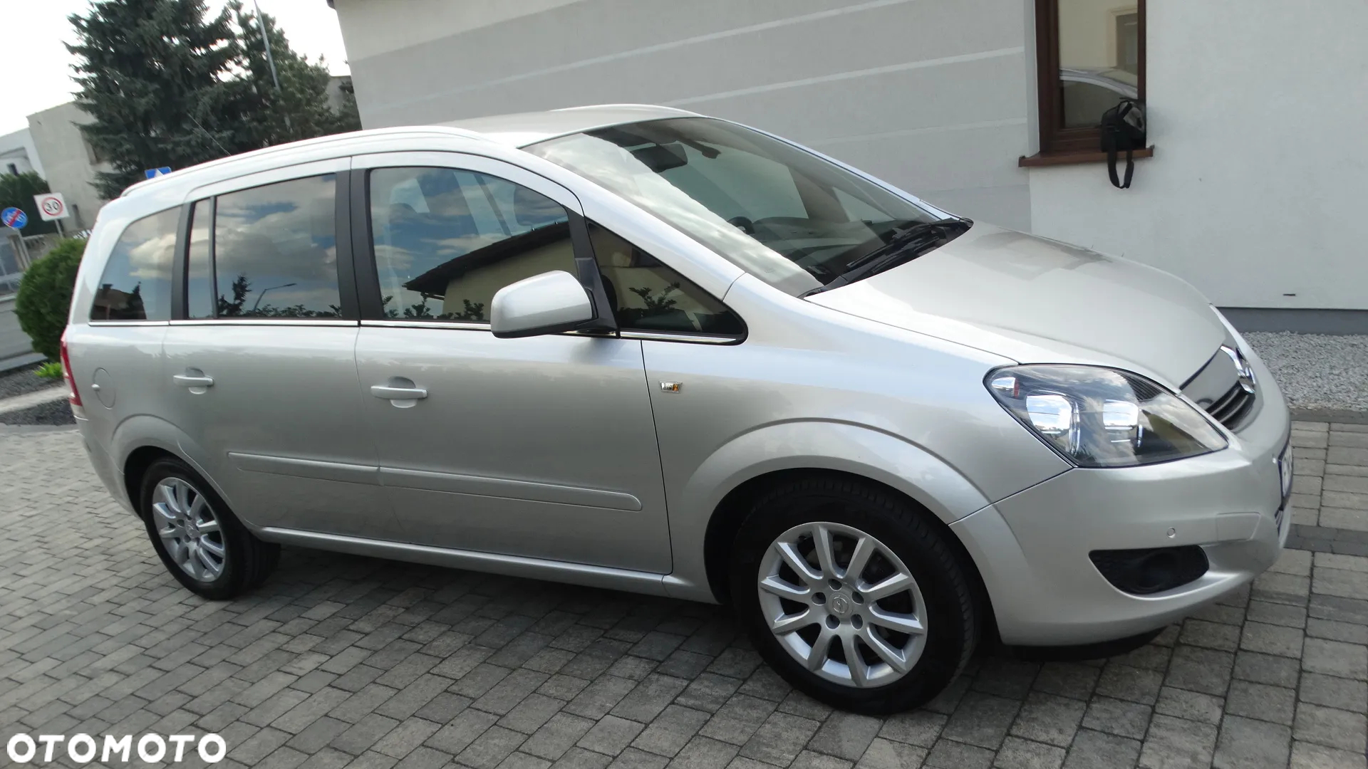 Opel Zafira 1.8 Cosmo - 4