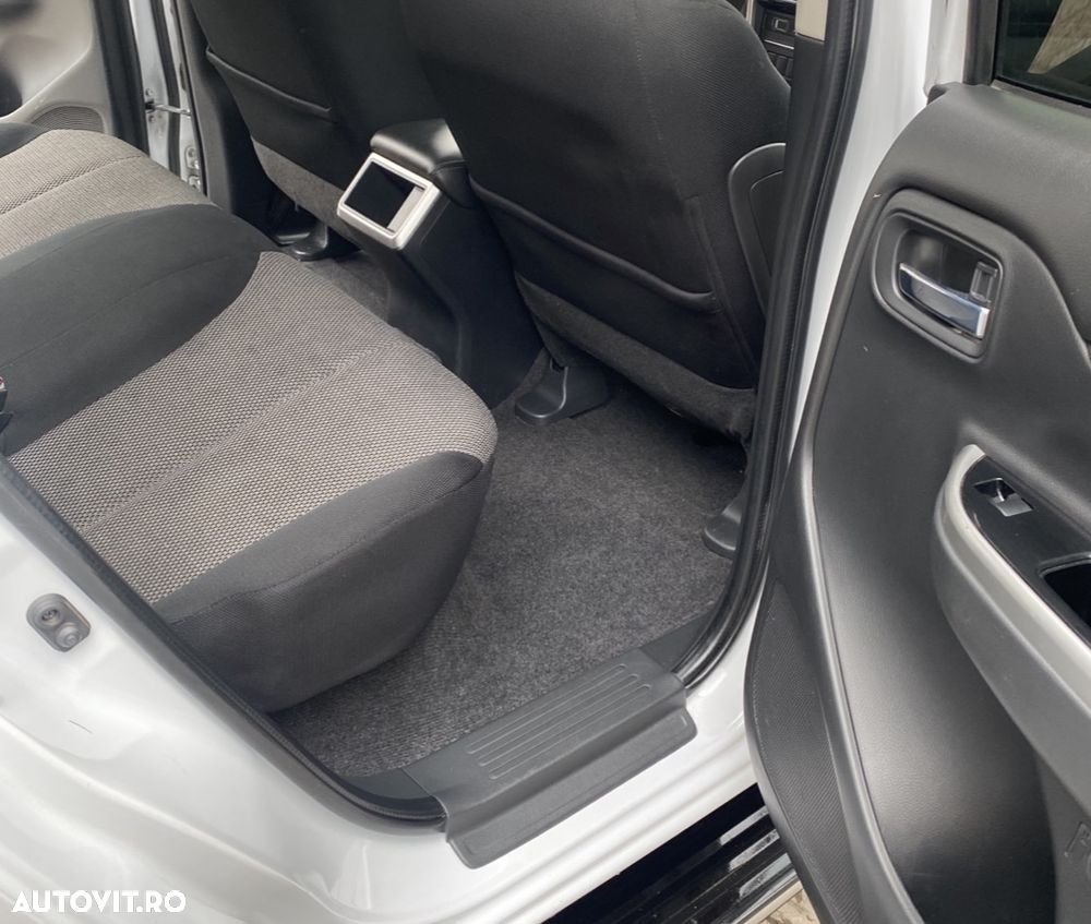 Mitsubishi L200 - 24