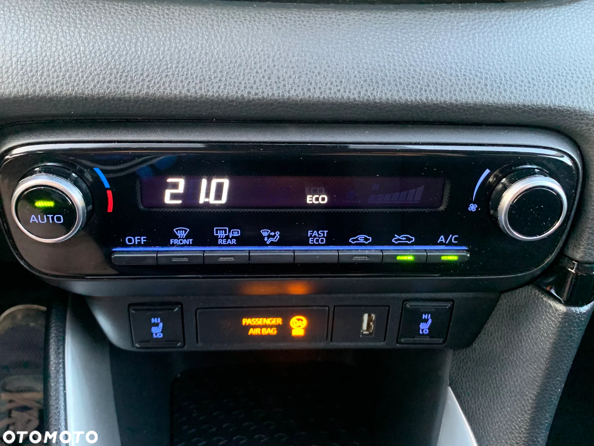 Toyota Yaris Hybrid 1.5 Executive - 23