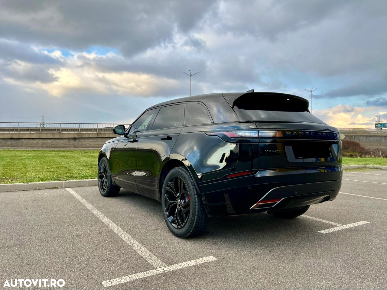 Land Rover Range Rover Velar R-Dynamic 2.0 P250 SE - 4