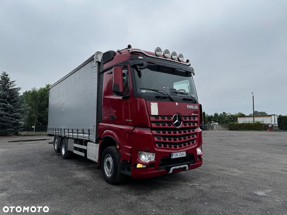 Mercedes-Benz Arocs - 14