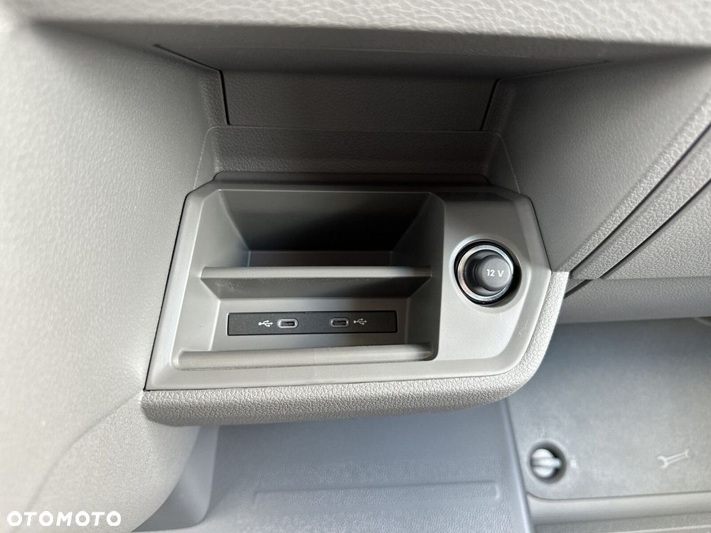 Volkswagen Crafter 35 Furgon z wysokim dachem silnik: 2,0 l EU6 SCR 177 KM, przedni 8-bieg.automatyczna, r.o : 4490 mm - 27