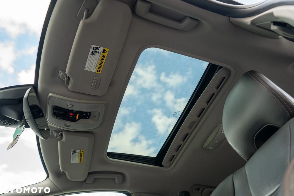 Volvo V60 Cross Country - 19