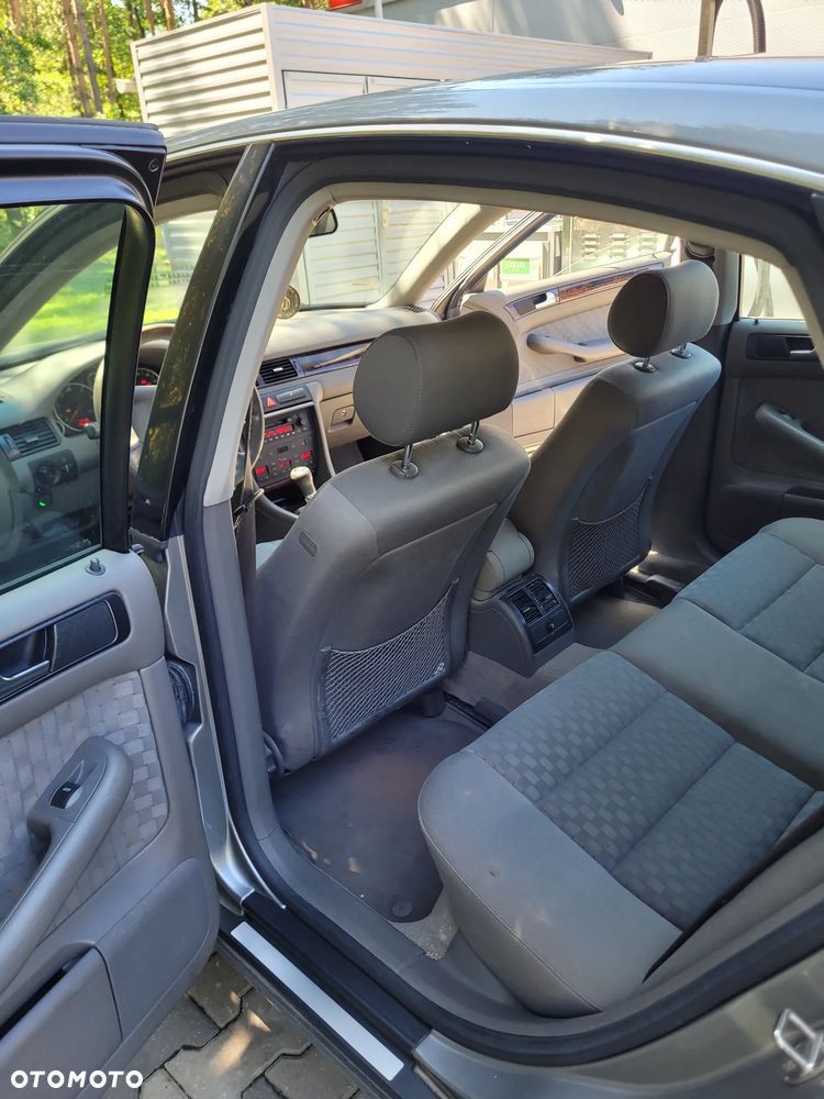 Audi A6 Limousine 2.4 - 12