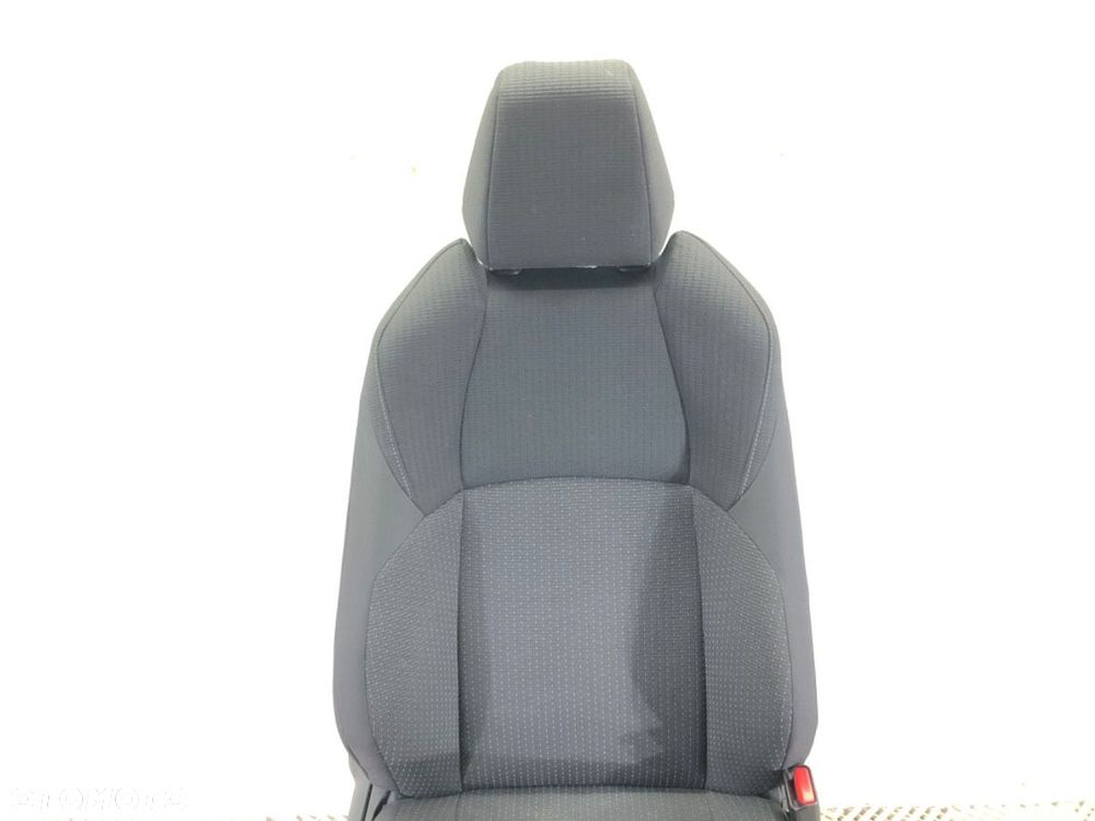 FOTEL PRAWY PRZÓD - 356.30 PLN - TOYOTA C-HR (_X1_) 2016 - 2022 1.8 Hybrid (ZYX10_, ZYX11_) 90 kW - 2
