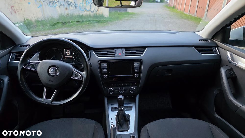 Skoda Octavia 2.0 TDI Style DSG - 11