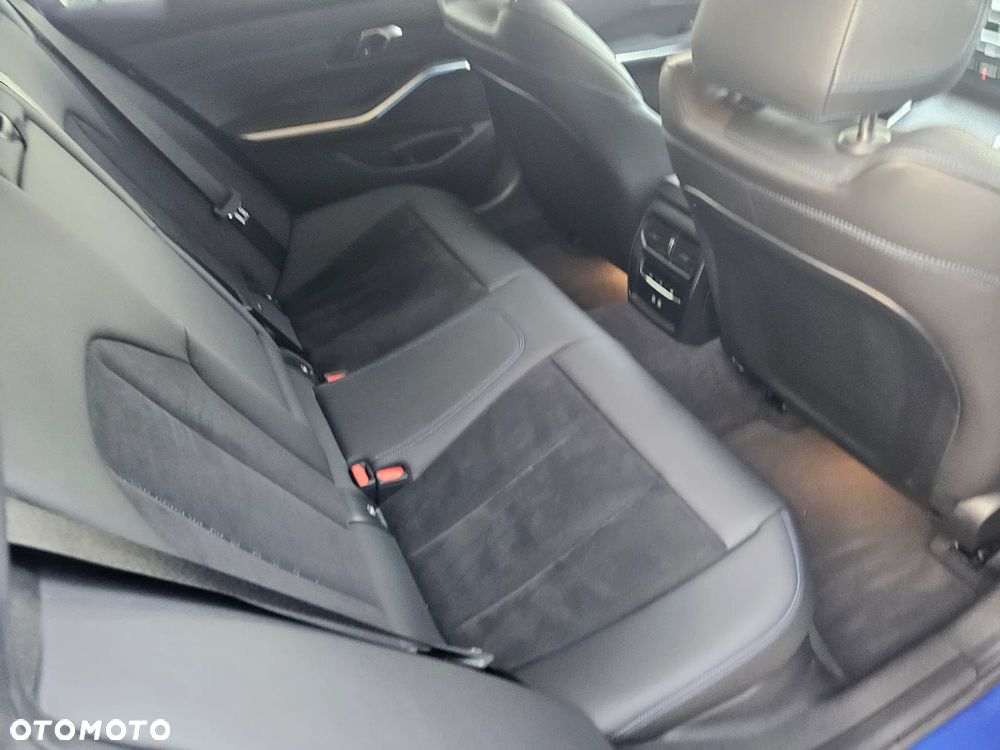 BMW Seria 3 320d xDrive M Sport Shadow - 24