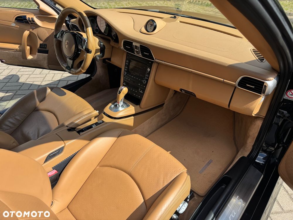 Porsche 911 Carrera S PDK - 18