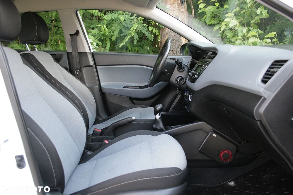 Hyundai i20 - 18
