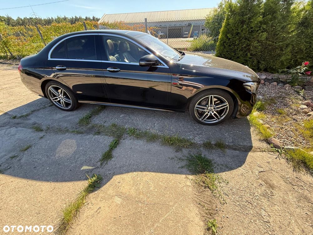 Mercedes-Benz Klasa E 220 d 4-Matic 9G-TRONIC - 11