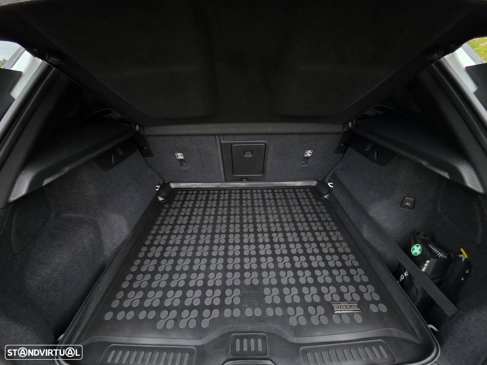 Volvo XC 40 T5 AWD Geartronic R-Design - 12