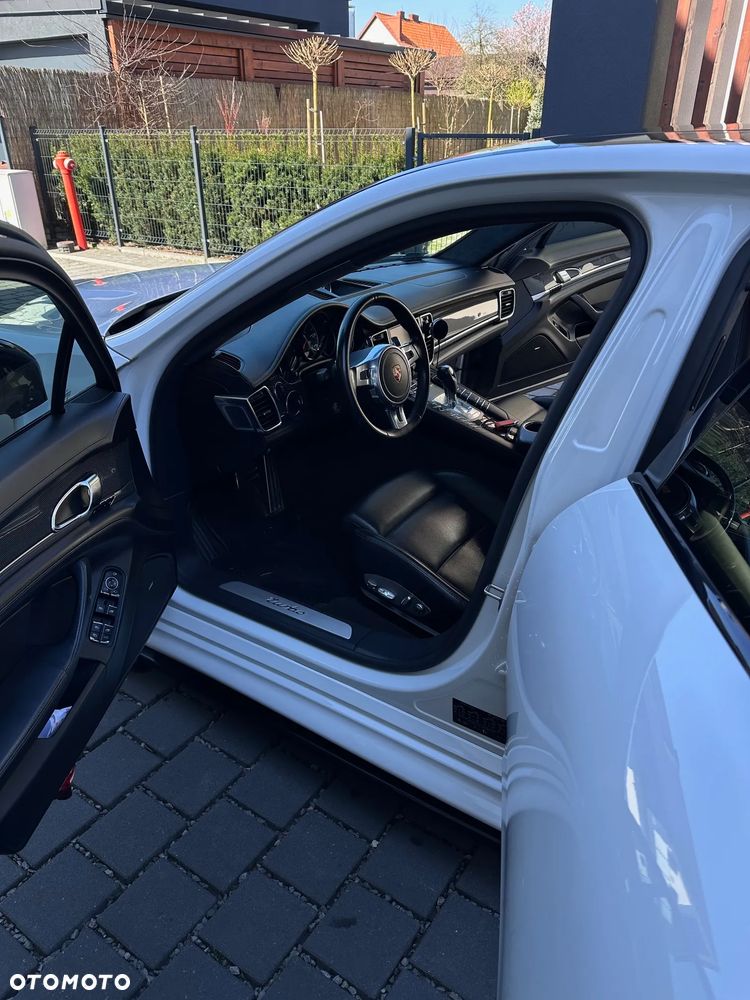 Porsche Panamera Turbo - 4