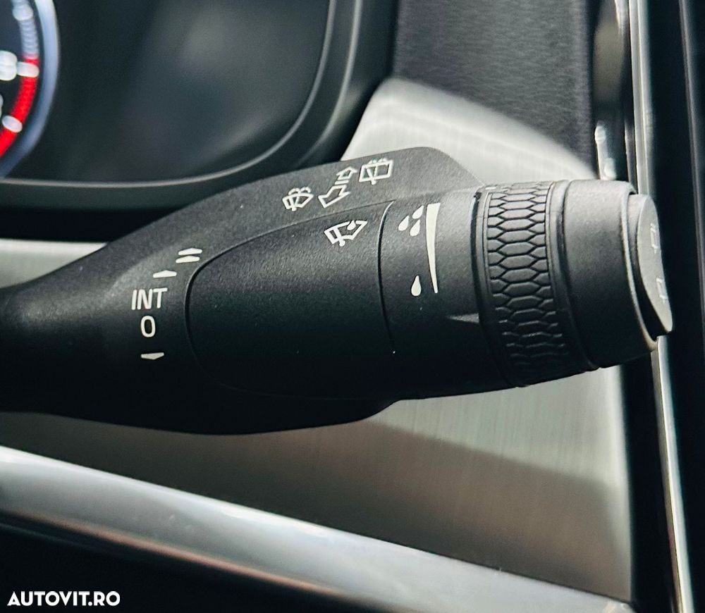 Volvo V90 D3 Momentum Pro - 30