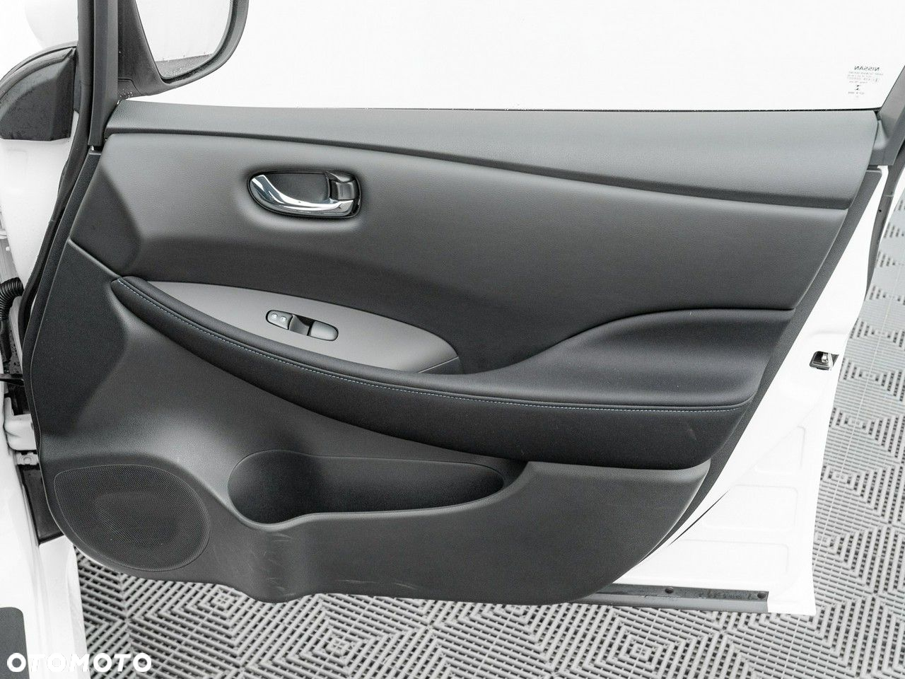 Nissan Leaf - 30