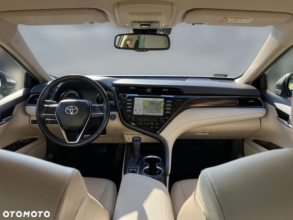 Toyota Camry 2.5 Hybrid Executive CVT - 4