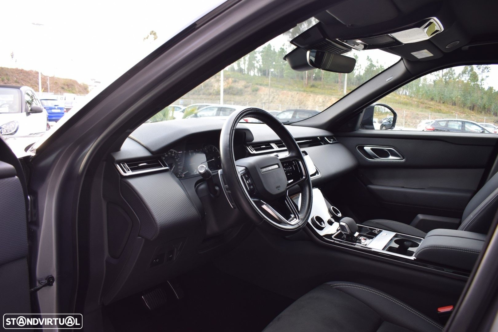 Land Rover Range Rover Velar 2.0 D200 AWD R-Dynamic - 31