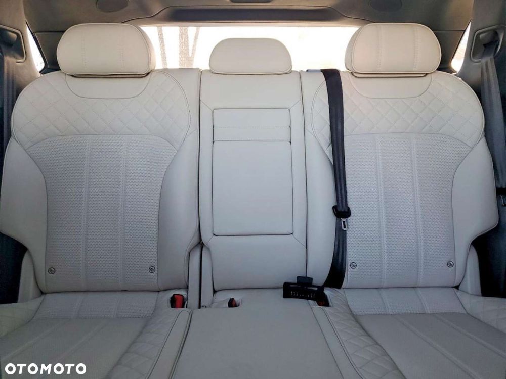 Bentley Bentayga - 11