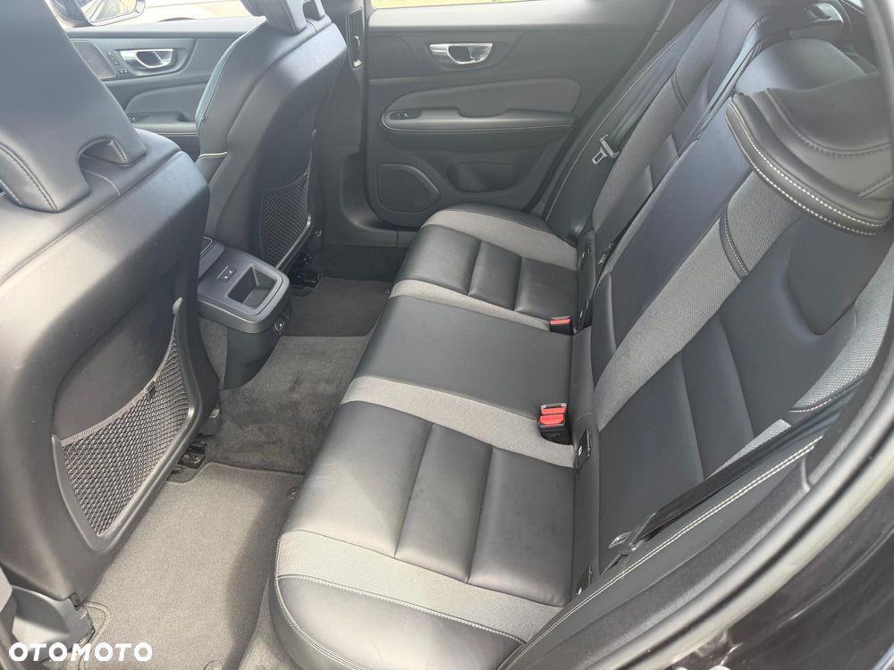 Volvo V60 Cross Country B4 D AWD Geartronic Pro - 16