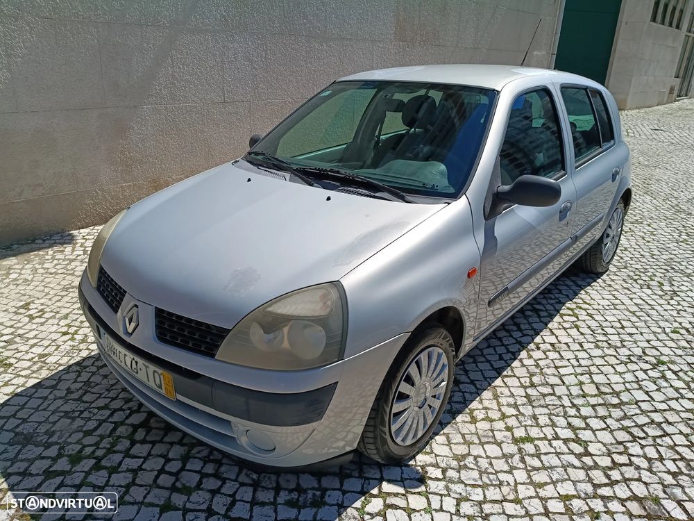 Renault Clio 1.2 16V Confort - 2