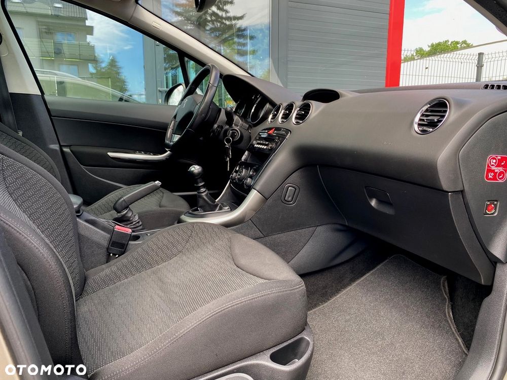 Peugeot 308 1.6 Premium - 9