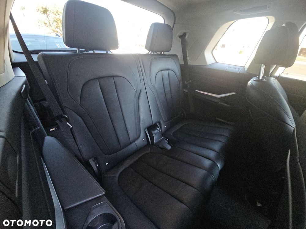 BMW X7 xDrive40i mHEV - 17