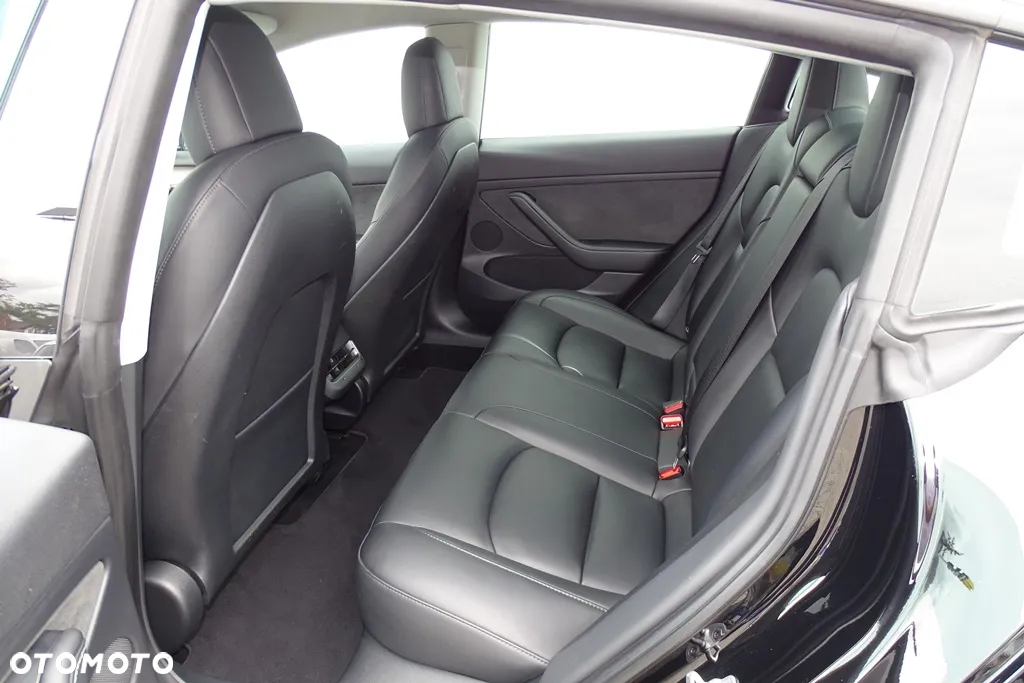 Tesla Model 3 Langstreckenbatterie Allradantrieb Dual Motor - 26