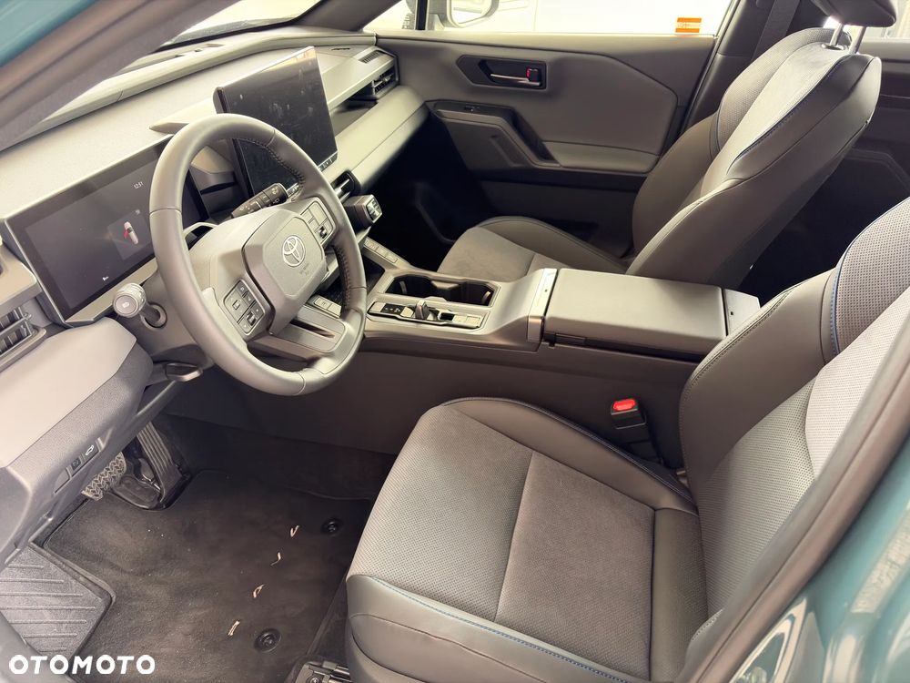 Toyota RAV4 - 6