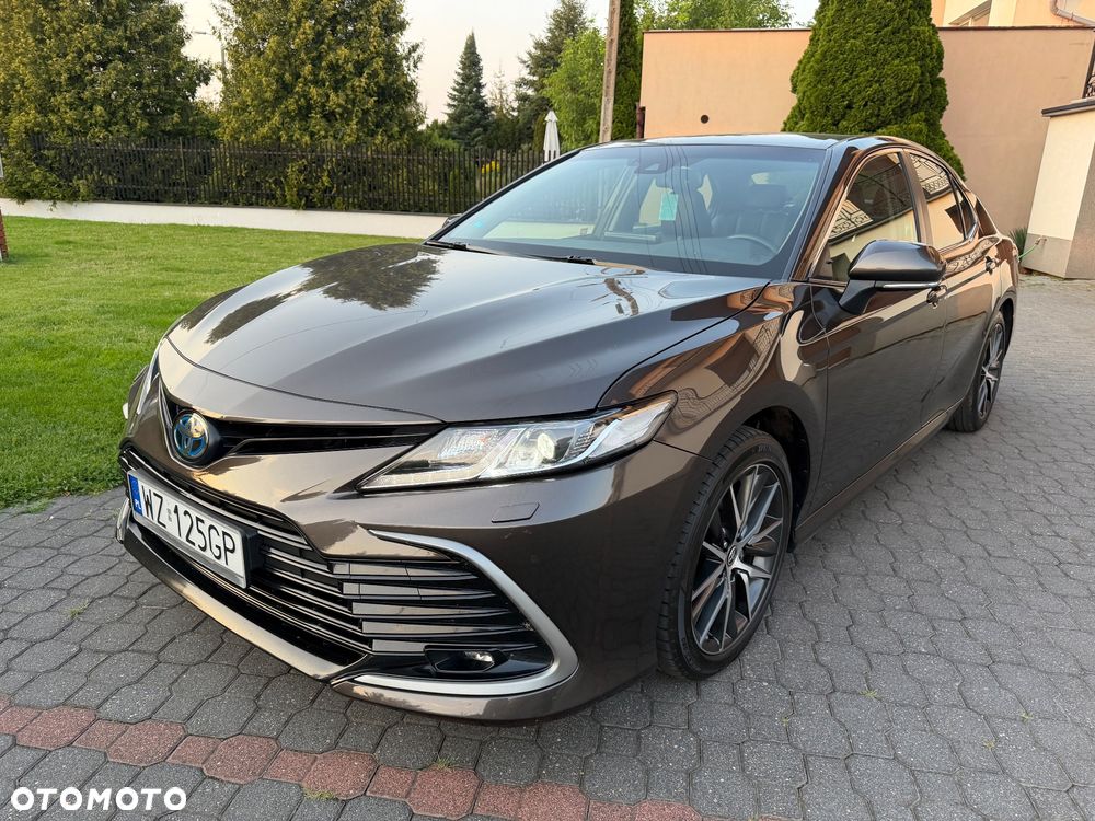 Toyota Camry - 4