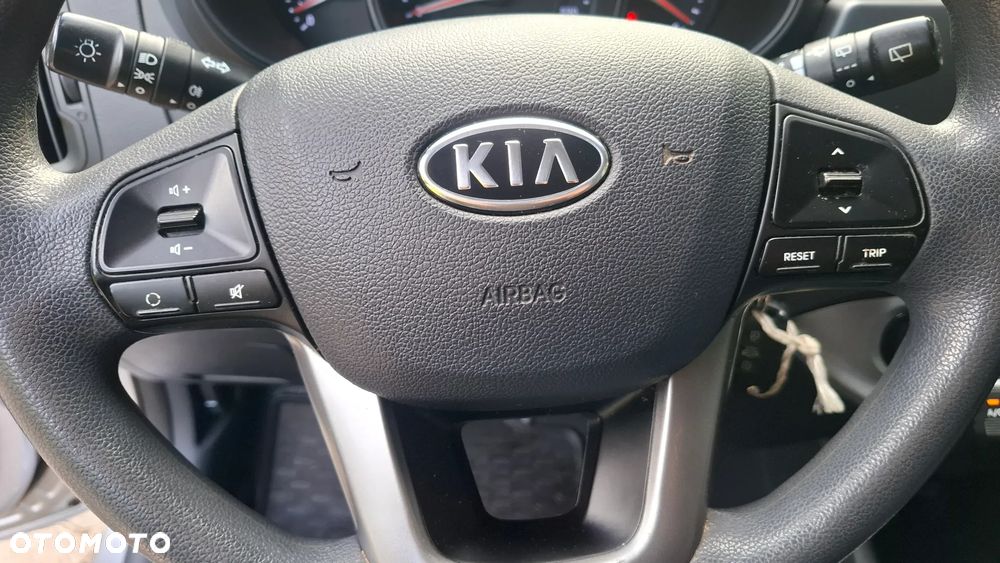 Kia Rio 1.2 Dream Team Edition - 15