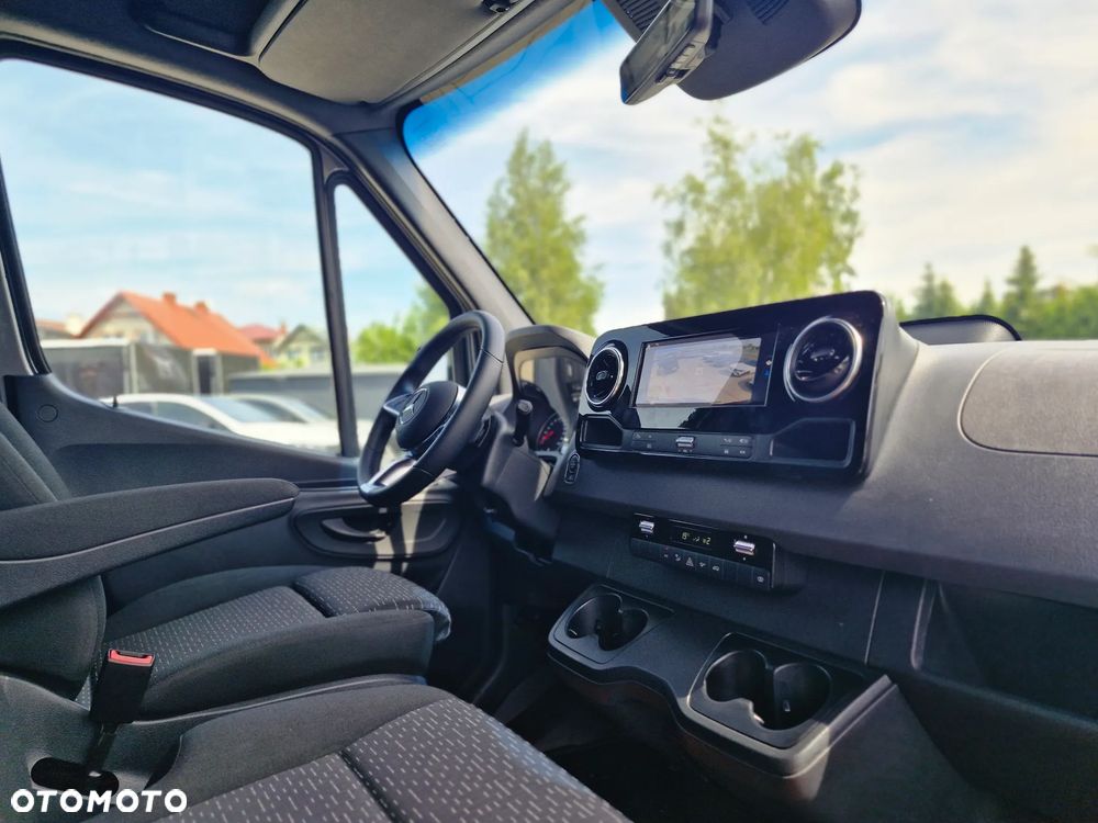 Mercedes-Benz Sprinter - 8