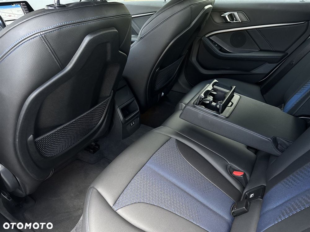 BMW Seria 2 220i - 22