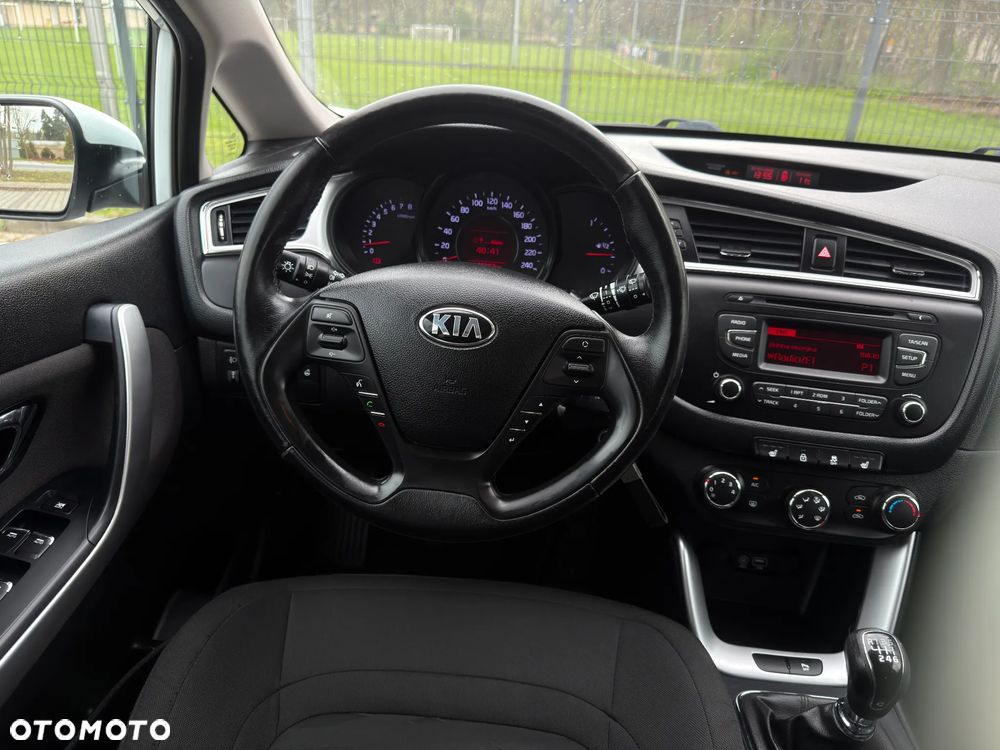 Kia Ceed 1.4 CVVT Dream Team Edition - 14