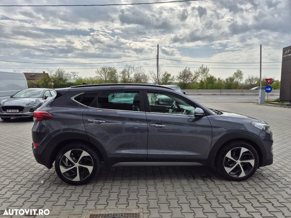 Hyundai Tucson 2.0 CRDI 4WD 6MT Luxury Pack+ - 12