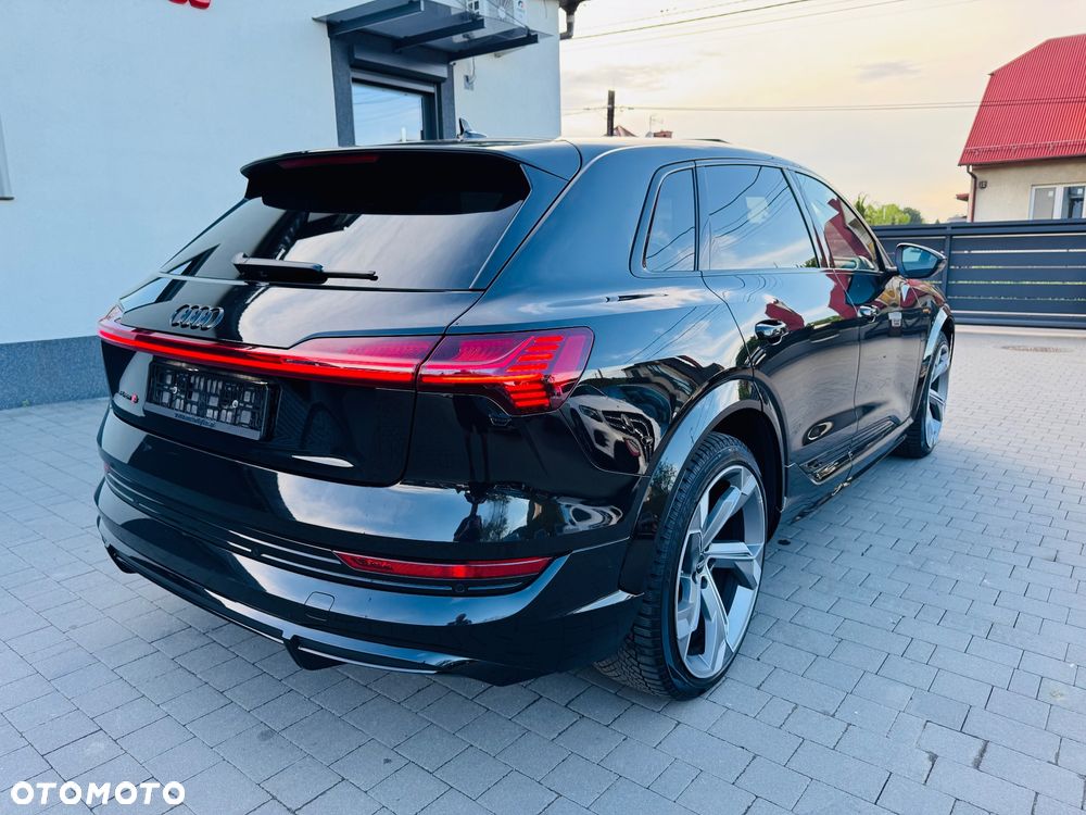 Audi e-tron S Quattro - 8