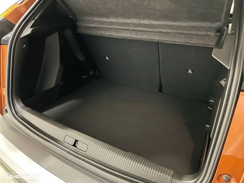 Peugeot 2008 1.2 PureTech Active Pack - 21