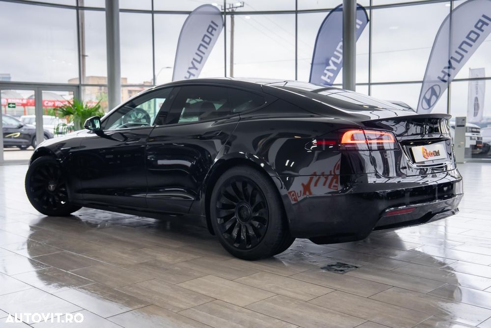 Tesla Model S - 7