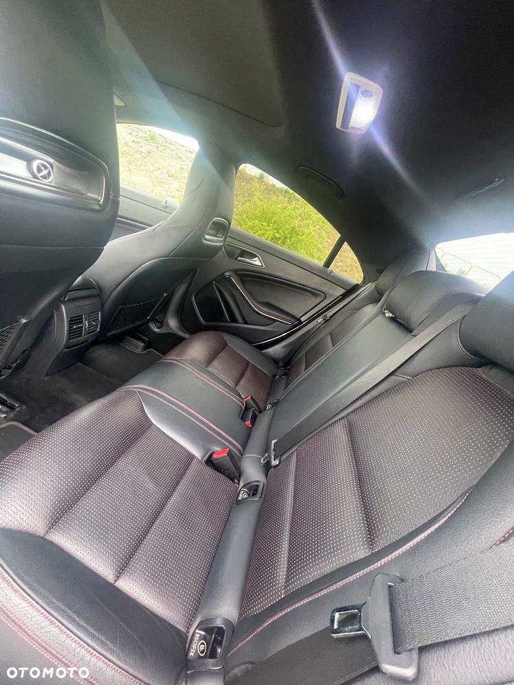 Mercedes-Benz CLA 250 7G-DCT - 31