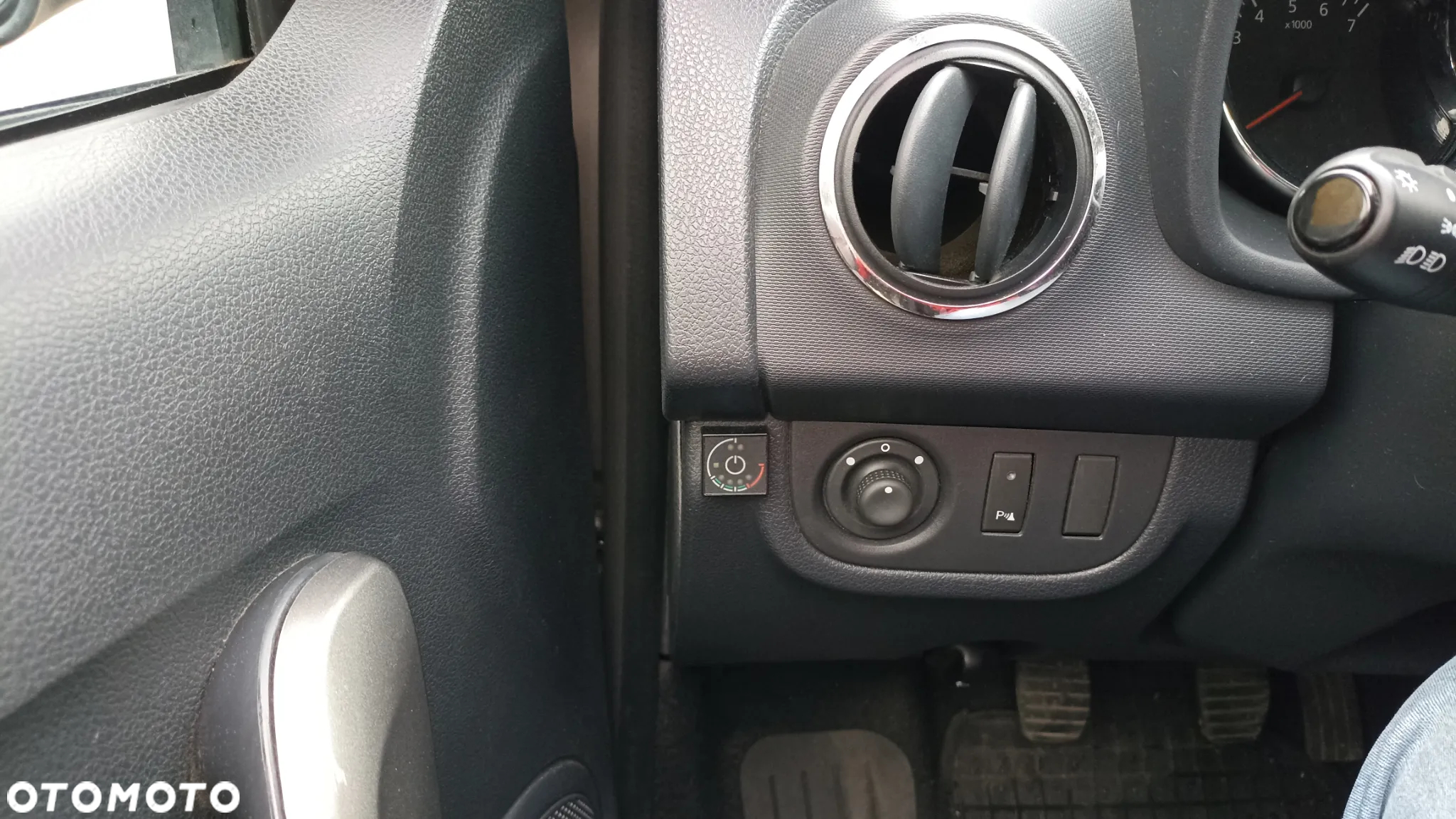 Dacia Sandero - 9