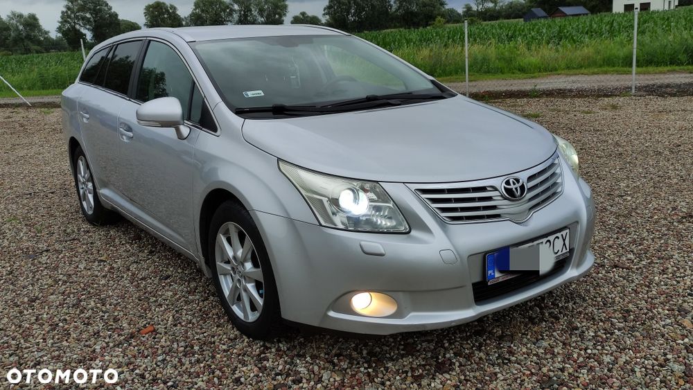 Toyota Avensis - 2