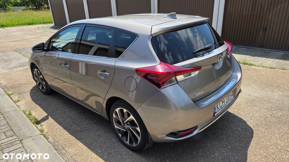 Toyota Auris 1.6 Premium Comfort - 5
