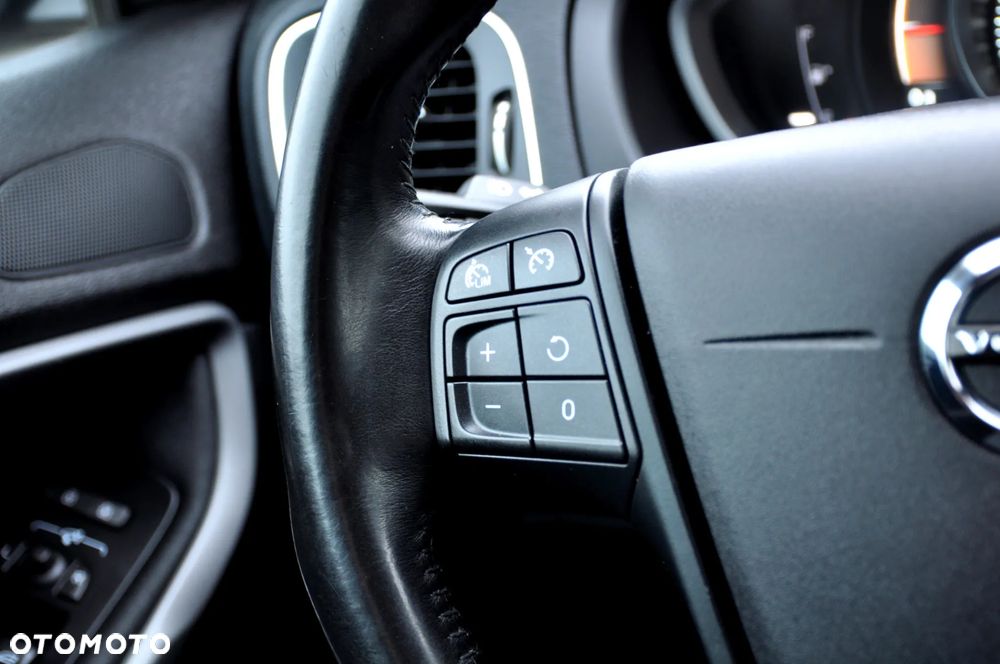 Volvo V40 Cross Country T3 Momentum - 34