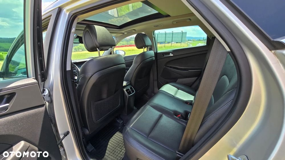 Hyundai Tucson 1.7 CRDI BlueDrive Style 2WD - 10