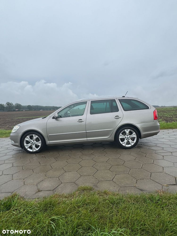Skoda Octavia 2.0 TDI DPF Elegance DSG - 5