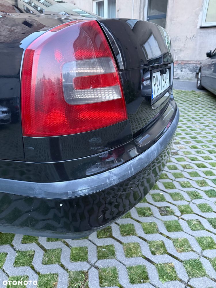 Skoda Octavia 1.6 Ambiente - 11