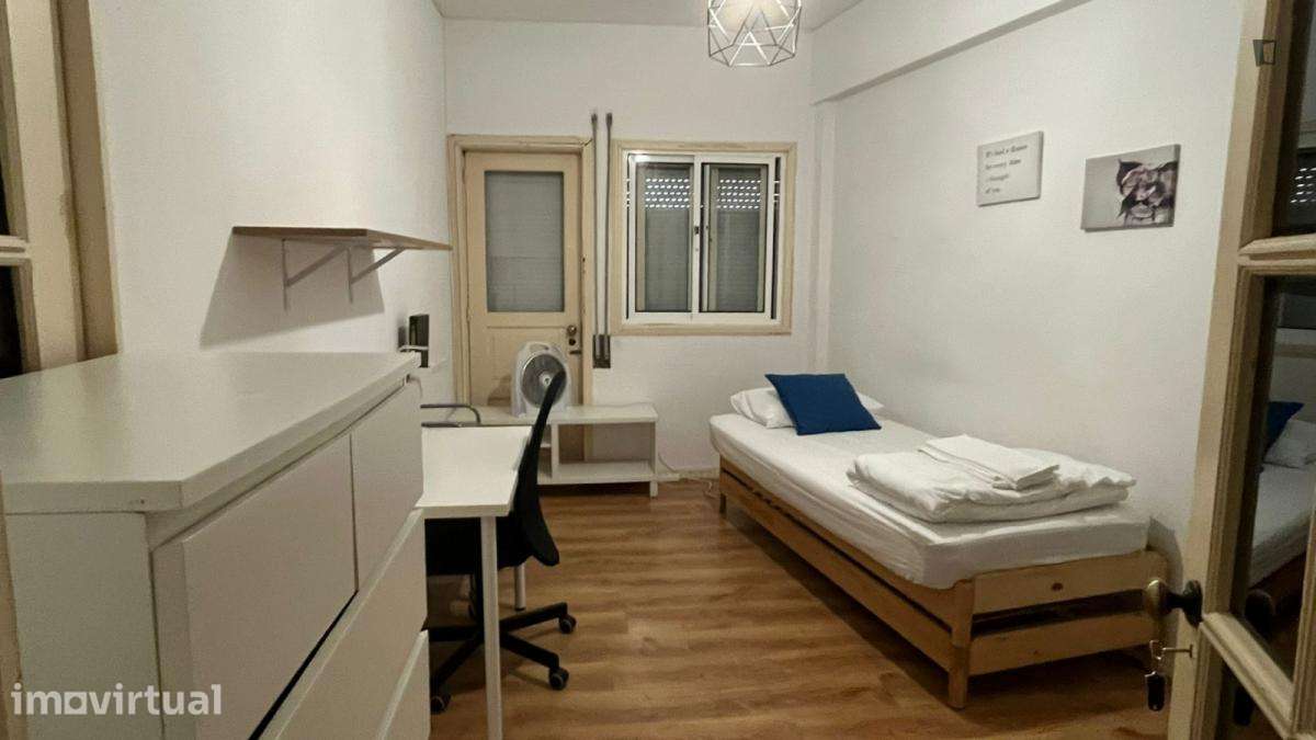 Quarto - localizado em Cedofeita Porto - Grande imagem: 2/16