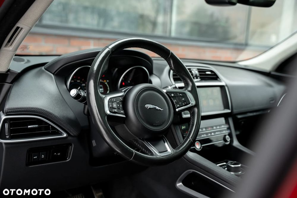Jaguar F-Pace 25d AWD Prestige - 23