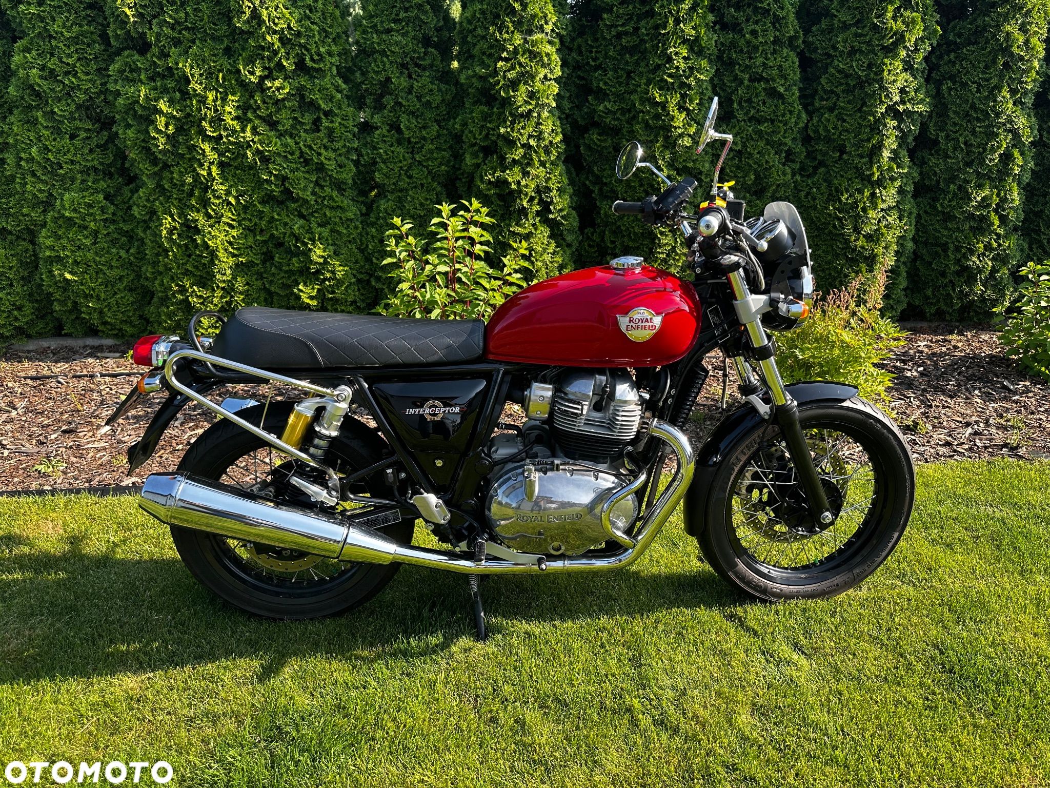 Royal Enfield Interceptor - 1