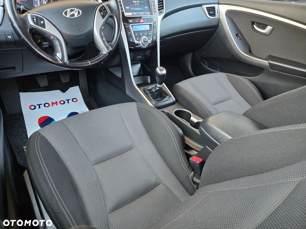 Hyundai i30 1.6 GDI Premium - 17