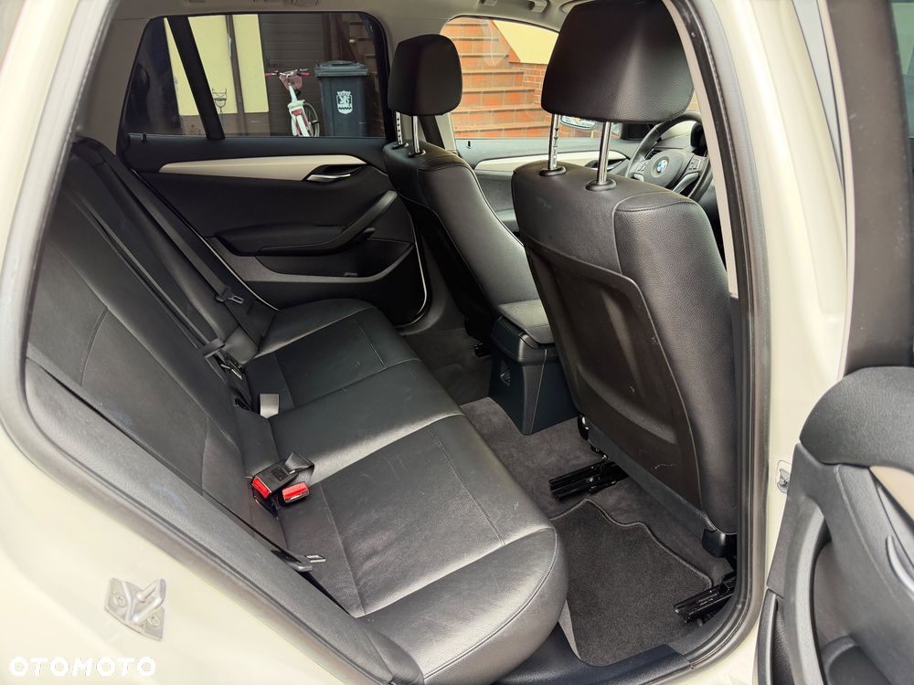 BMW X1 sDrive18d xLine - 17