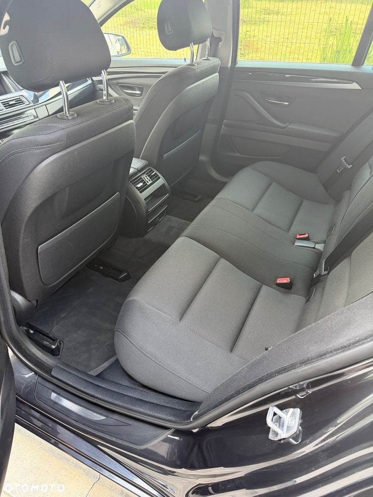 BMW Seria 5 530d xDrive - 17